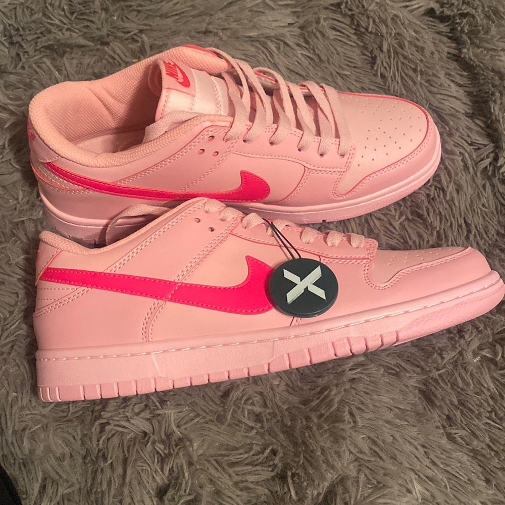 Nike dunks lows, Triple pink